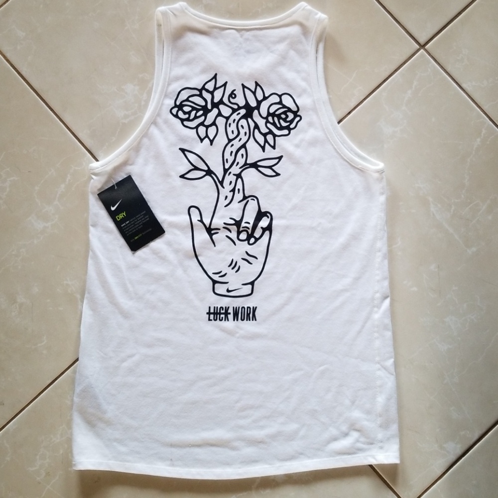 NWT Nike muscle tank